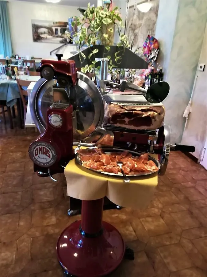 **  Hotel Villa Tiziana Torri Del Benaco Italy